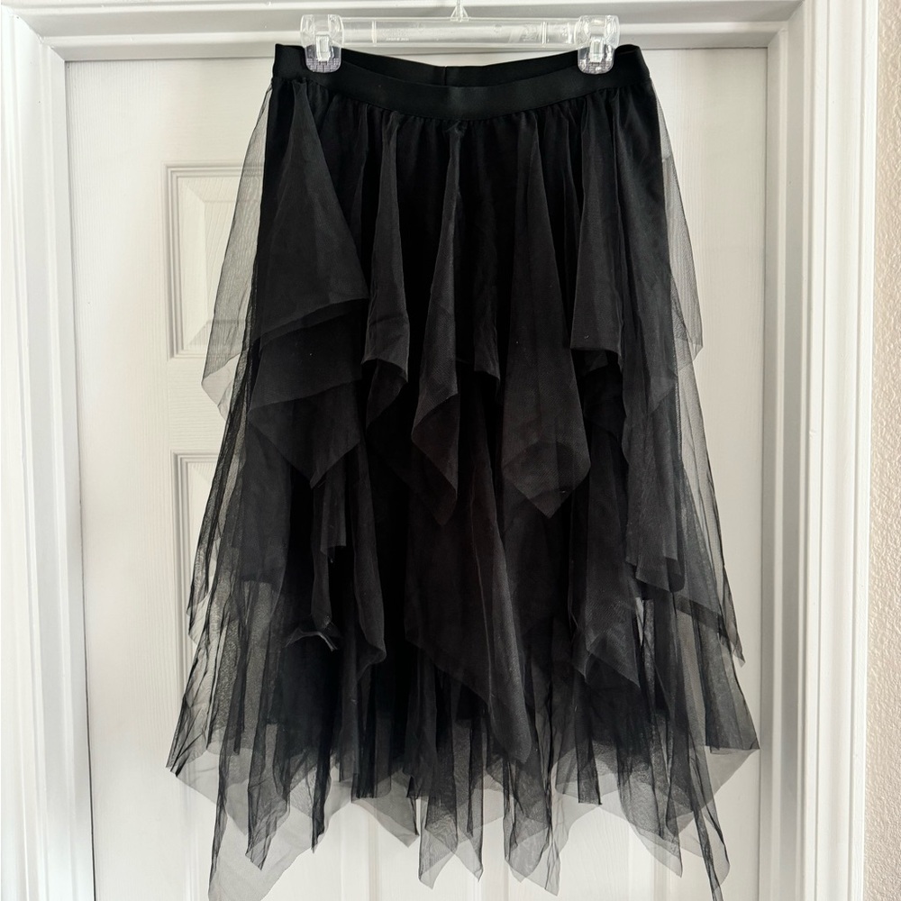 Tulle layered black skirt